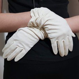 White Vintage Style Gloves